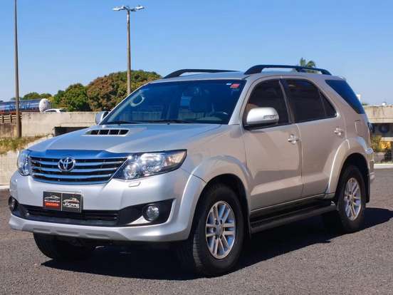 TOYOTA-HILUX SW4-3.0 SRV 4X4 7 LUGARES 16V TURBO INTERCOOLER DIESEL 4P AUTOMÁTICO TOYOTA-HILUX SW4-2012