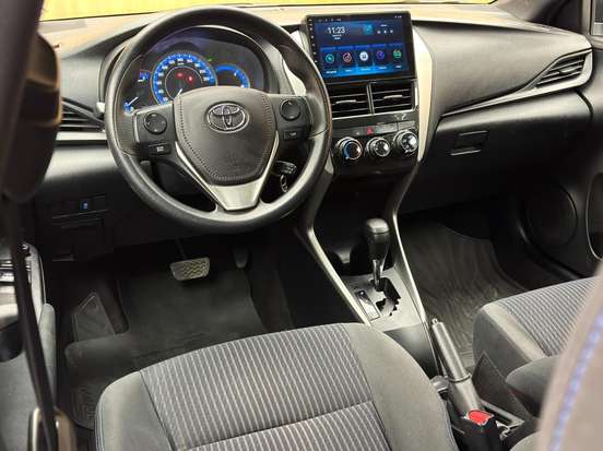 TOYOTA-YARIS-2021