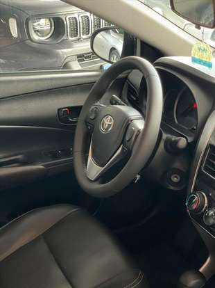 TOYOTA-YARIS-2019