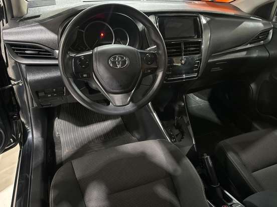 TOYOTA-YARIS-2024