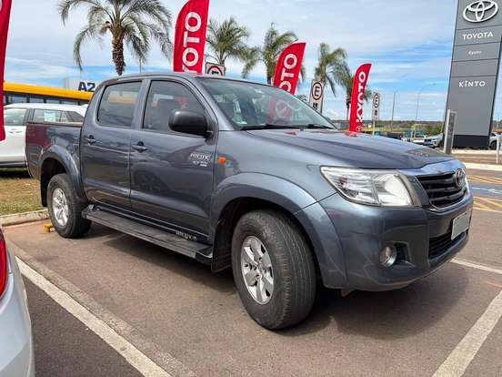 TOYOTA-HILUX-2013