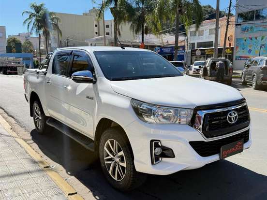 TOYOTA-HILUX-2.7 SRV 4X4 CD 16V FLEX 4P AUTOMÁTICO TOYOTA-HILUX-2019