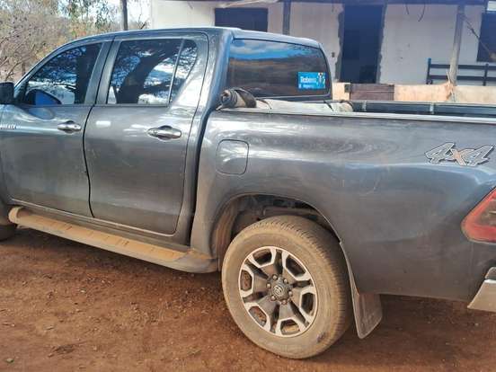 TOYOTA-HILUX-2.8 D-4D TURBO DIESEL CD SRV 4X4 AUTOMÁTICO TOYOTA-HILUX-2024