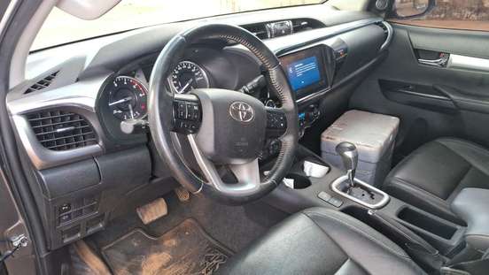 TOYOTA-HILUX-2024
