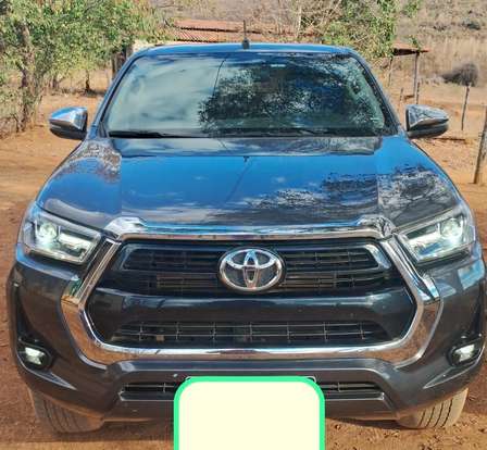 TOYOTA-HILUX-2024