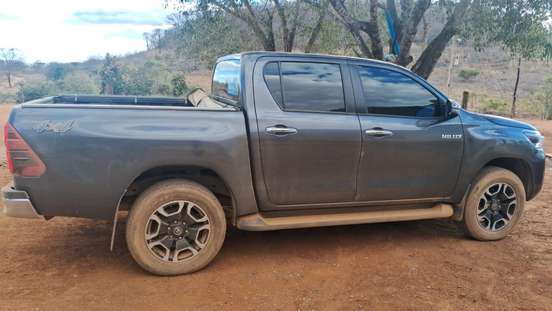 TOYOTA-HILUX-2024