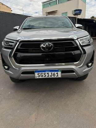 TOYOTA-HILUX-2023