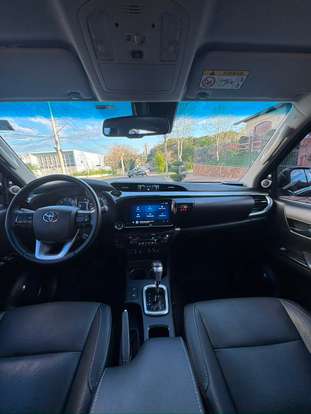 TOYOTA-HILUX-2023