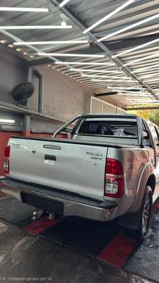 TOYOTA-HILUX-2013