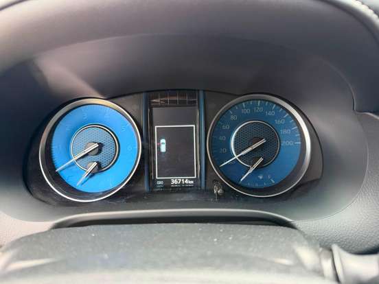 TOYOTA-HILUX SW4-2023