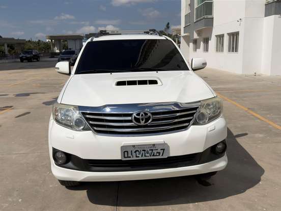 TOYOTA-HILUX SW4-3.0 SRV 4X4 7 LUGARES 16V TURBO INTERCOOLER DIESEL 4P AUTOMÁTICO TOYOTA-HILUX SW4-2012