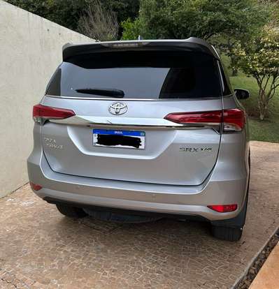 TOYOTA-HILUX SW4-4.0 SRX 4X4 7 LUGARES V6 24V GASOLINA 4P AUTOMÁTICO TOYOTA-HILUX SW4-2017