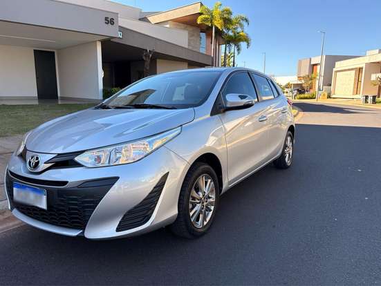TOYOTA-YARIS-2020