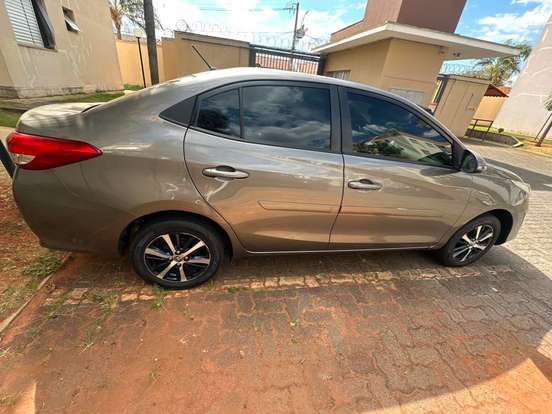 TOYOTA-YARIS-2019