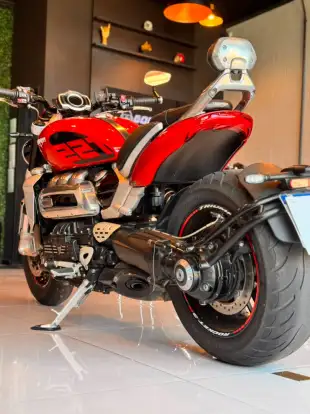 TRIUMPH-ROCKET III R-2021