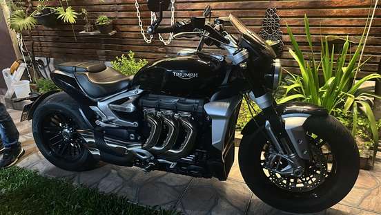 TRIUMPH-ROCKET III R-2020