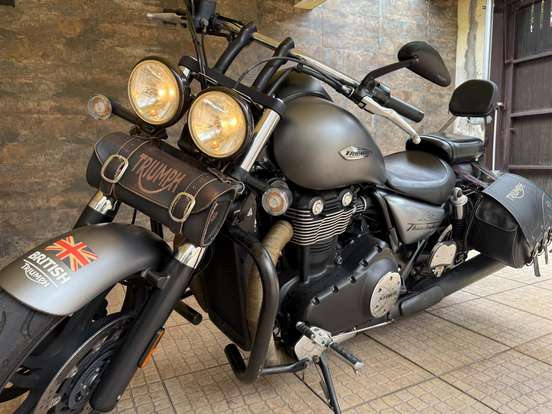TRIUMPH-THUNDERBIRD STORM TRIUMPH-THUNDERBIRD STORM-2012