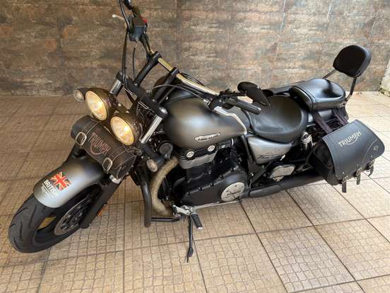 TRIUMPH-THUNDERBIRD STORM TRIUMPH-THUNDERBIRD STORM-2012