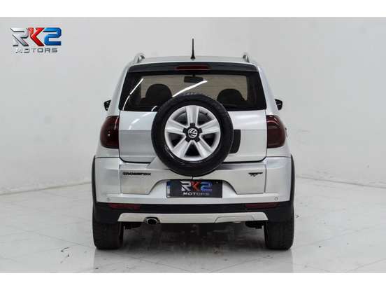 VOLKSWAGEN-CROSSFOX-2010