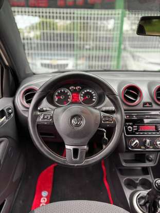 VOLKSWAGEN-GOL-2015