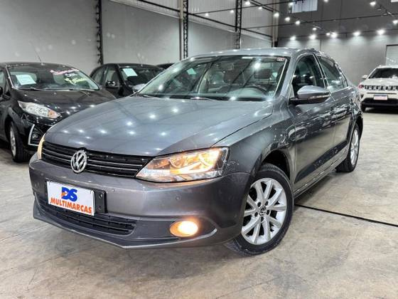 VOLKSWAGEN JETTA 2.0 COMFORTLINE FLEX 4P MANUAL