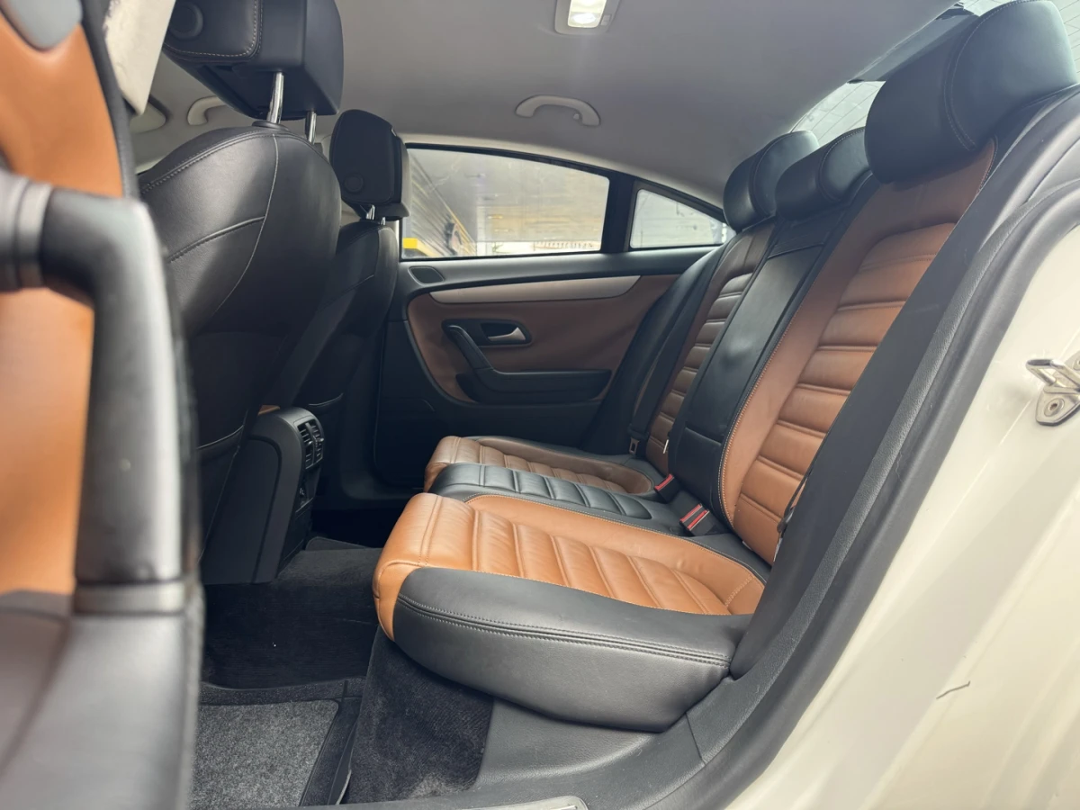 Volkswagen Passat — foto 9