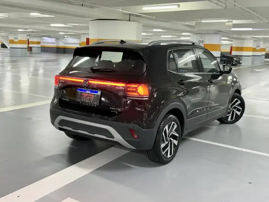 VOLKSWAGEN-T-CROSS-2025