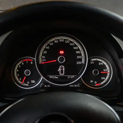 VOLKSWAGEN-UP-2018