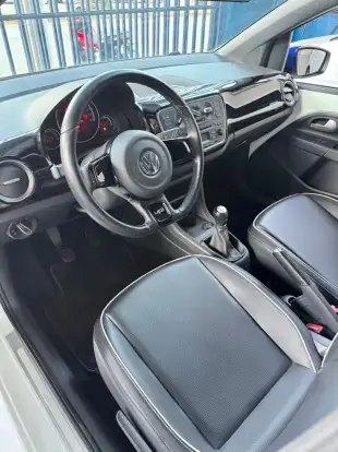 VOLKSWAGEN-UP-2017