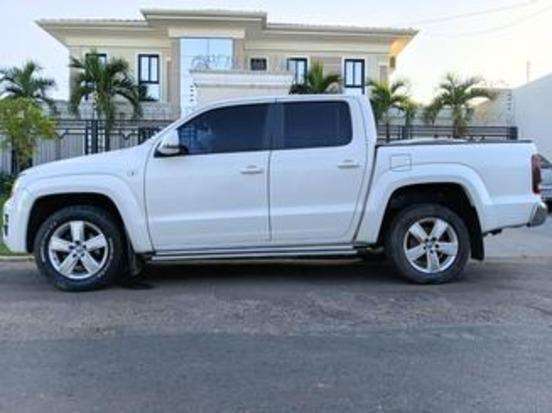 VOLKSWAGEN-AMAROK-2021