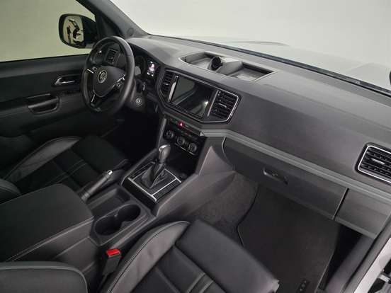 VOLKSWAGEN-AMAROK-2024