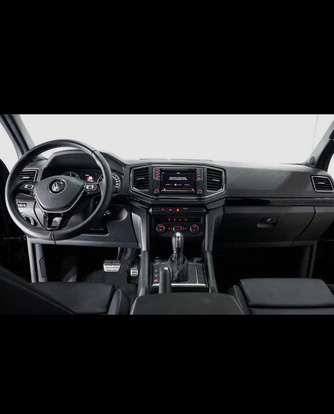 VOLKSWAGEN-AMAROK-2021