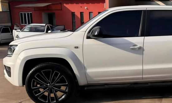 VOLKSWAGEN-AMAROK-2021