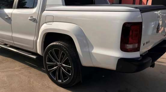 VOLKSWAGEN-AMAROK-2021