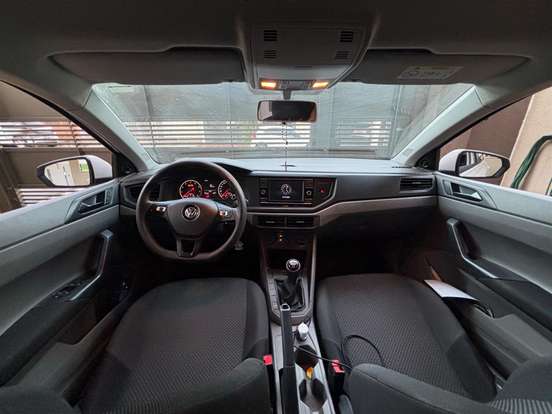 VOLKSWAGEN-POLO-2018