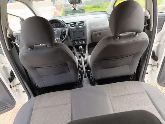 VOLKSWAGEN-SPACEFOX-2013