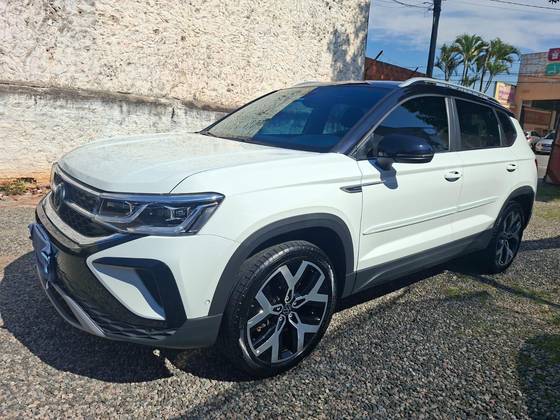 VOLKSWAGEN TAOS 1.4 250 TSI TOTAL FLEX HIGHLINE AUTOMÁTICO