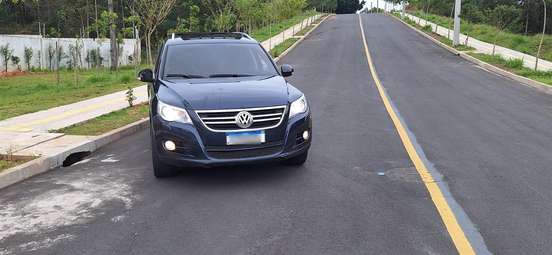 VOLKSWAGEN-TIGUAN-2010