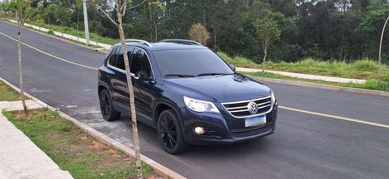 VOLKSWAGEN-TIGUAN-2010