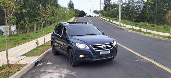 VOLKSWAGEN-TIGUAN-2010