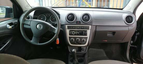 VOLKSWAGEN-VOYAGE-2012