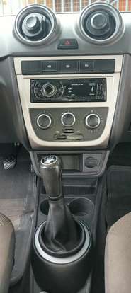 VOLKSWAGEN-VOYAGE-1.0 MI 8V FLEX 4P MANUAL VOLKSWAGEN-VOYAGE-2012