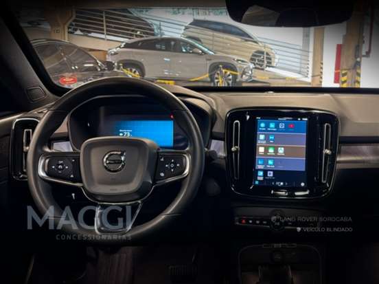 VOLVO-C40-2022