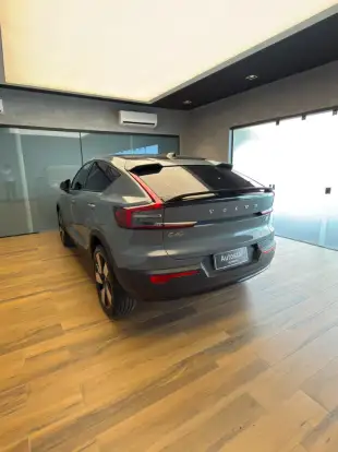 VOLVO-C40-2022