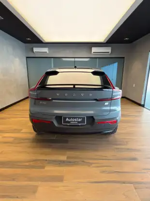 VOLVO-C40-2022