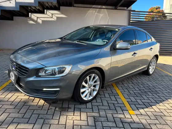 VOLVO S60 2.0 T4 KINETIC GASOLINA 4P AUTOMÁTICO VOLVO S60 2.0 T4 KINETIC GASOLINA 4P AUTOMÁTICO