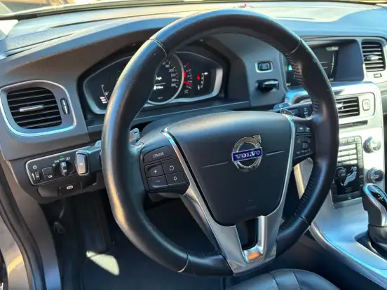 VOLVO-S60-2.0 T4 KINETIC GASOLINA 4P AUTOMÁTICO VOLVO-S60-2016