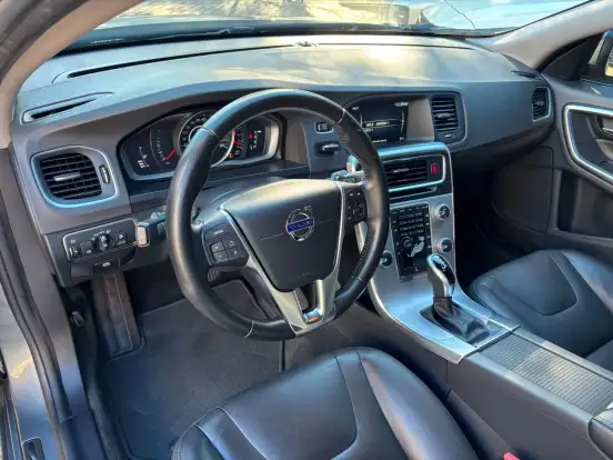 VOLVO-S60-2.0 T4 KINETIC GASOLINA 4P AUTOMÁTICO VOLVO-S60-2016
