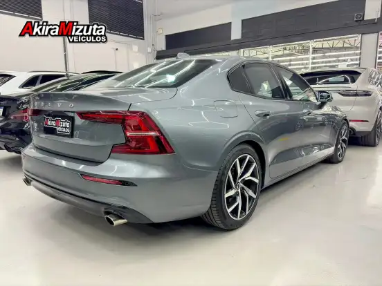 VOLVO-S60-2.0 T4 MOMENTUM GASOLINA 4P AUTOMÁTICO VOLVO-S60-2019