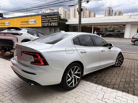 VOLVO-S60-2.0 T4 MOMENTUM GASOLINA 4P AUTOMÁTICO VOLVO-S60-2019